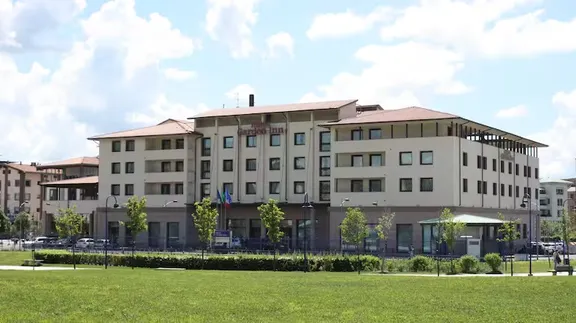 Press Release: Acquisition of 2 Hilton Hotels in Florence, Italy featured image